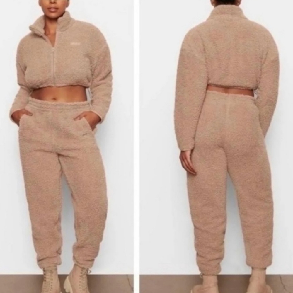 NWT SKIMS Teddy Joggers Sherpa Size Large